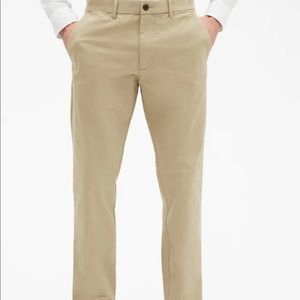 Gap Men’s 32x32 Slim Fit Khaki Pants